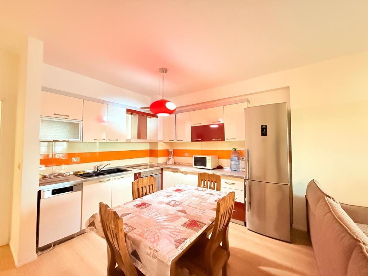 Center Luxury Leilighet Tiranë