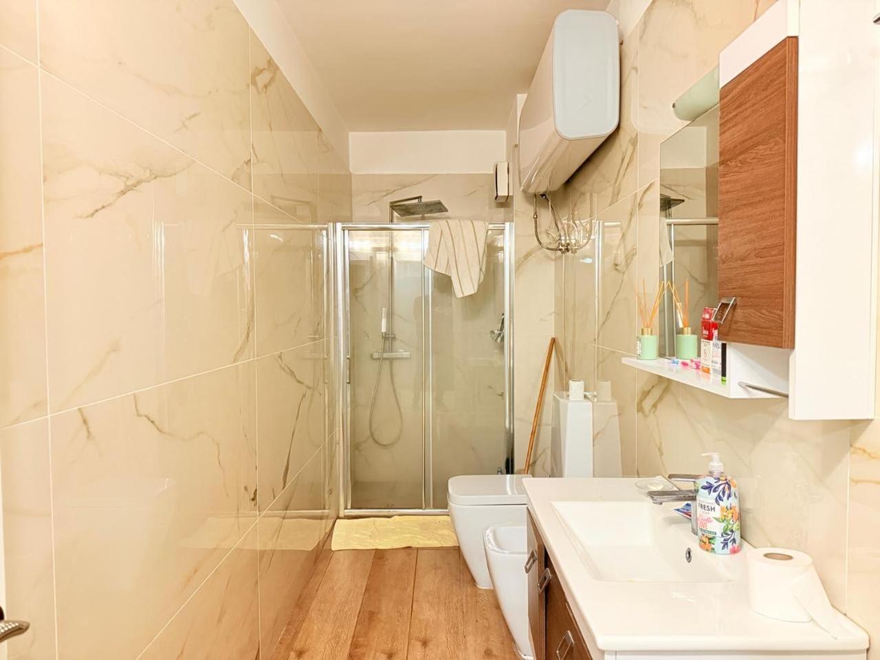 Center Luxury Leilighet Tiranë
