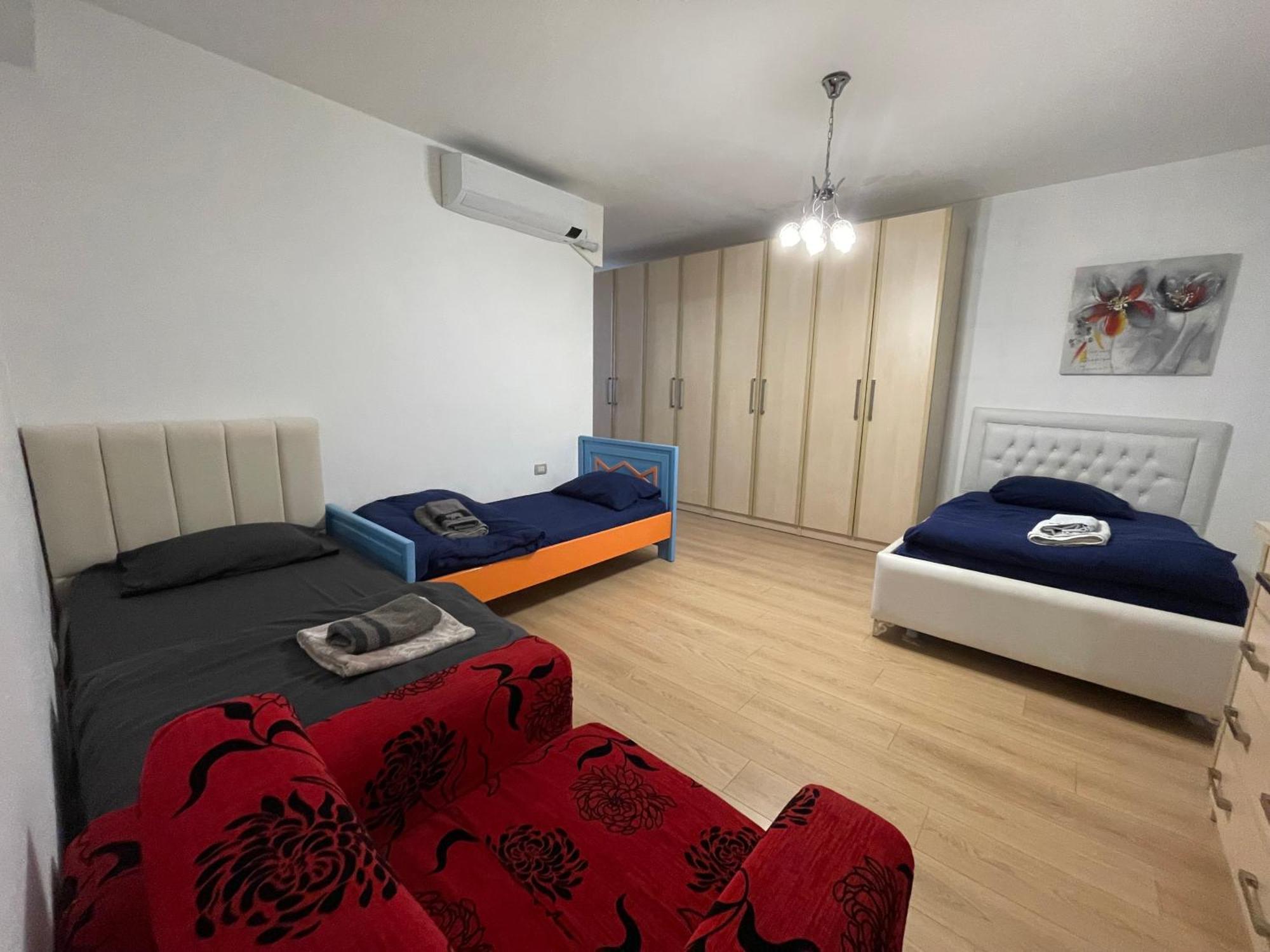 Center Luxury